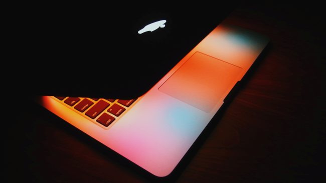 MacBook Skrin Sentuh Dijangka Tiba 2026, Sementara MacBook “Cip iPhone” Mula Dikeluarkan Hujung 2025